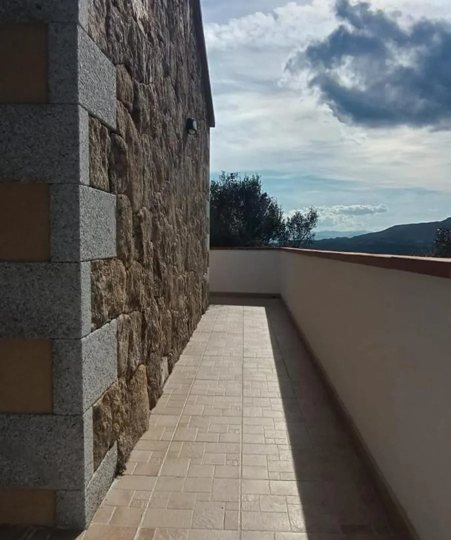Casa Vacanza La Collina Cugnana Verde Olaszország