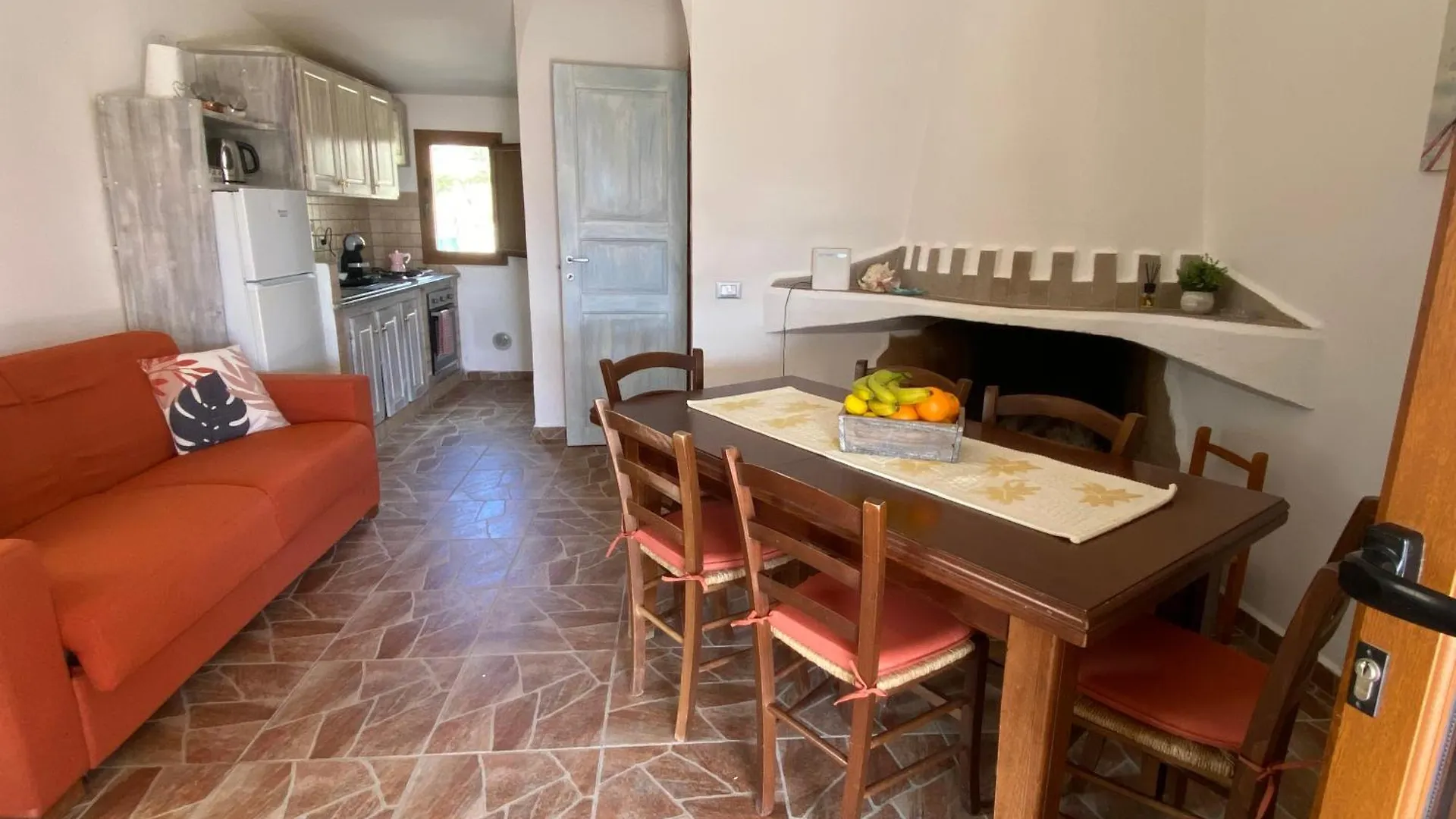 Casa Vacanza La Collina Cugnana Verde 0*,  Olaszország